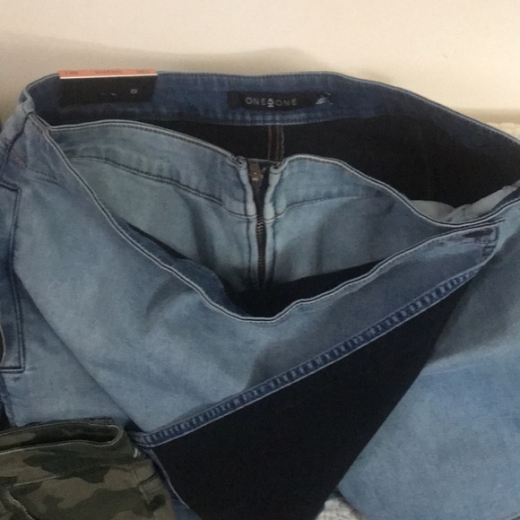 Shorts - Picture 2 of 15